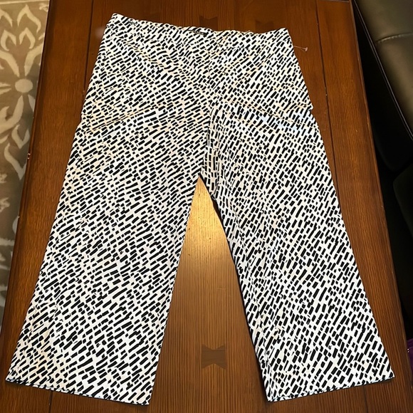 LISETTE Pants - Lisette L Montreal pants sz 14 Pull-on, Stretchy Soft, Cropped, White & black